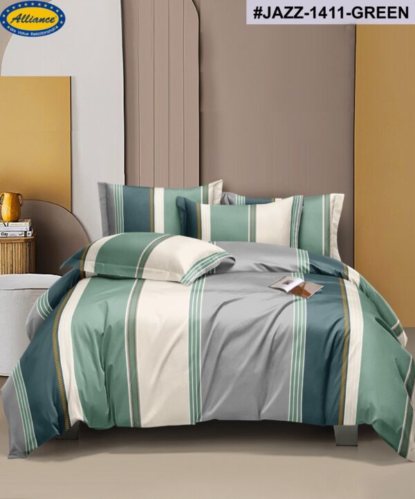 GoyaLD 8pc Reversible Weeding Comforter Bedding Set